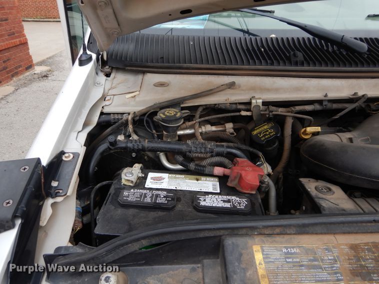 image for item GF9998 2010 Ford Econoline E350 shuttle bus