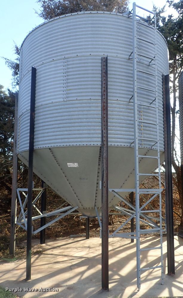 Grain bin in Milton, KS Item DC3376 sold Purple Wave