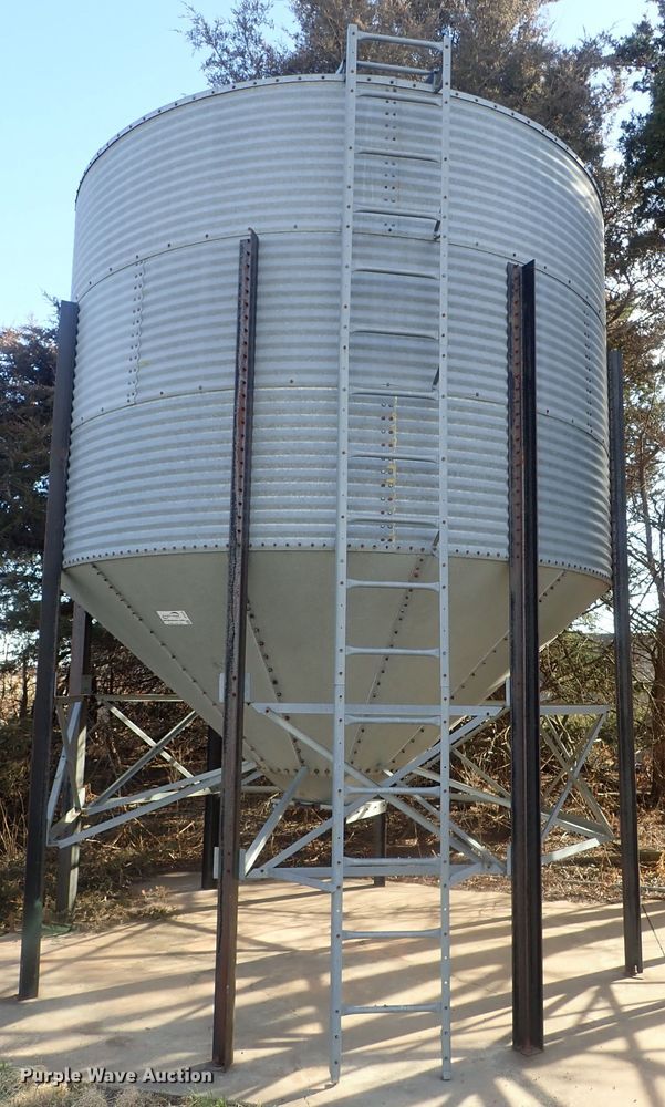 image for item DC3376 Grain bin