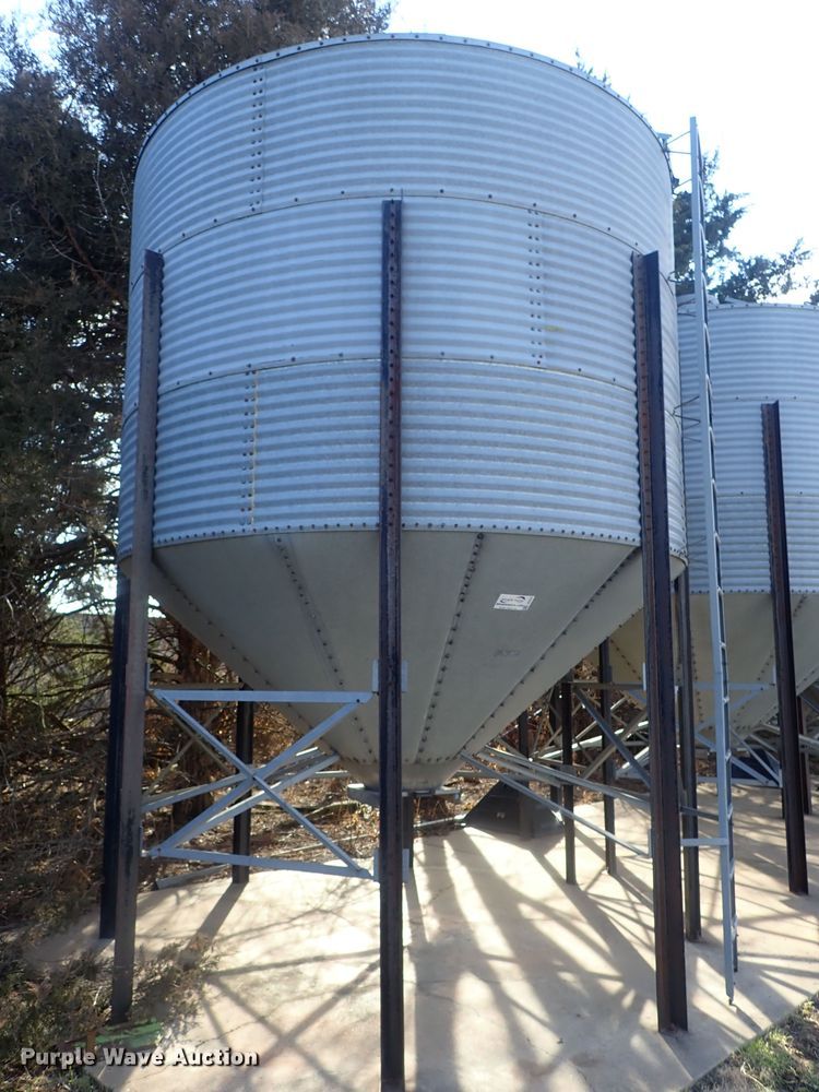 image for item DC3376 Grain bin