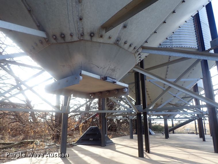 image for item DC3376 Grain bin