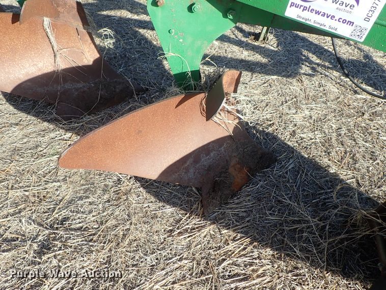 image for item DC3377 John Deere six bottom plow