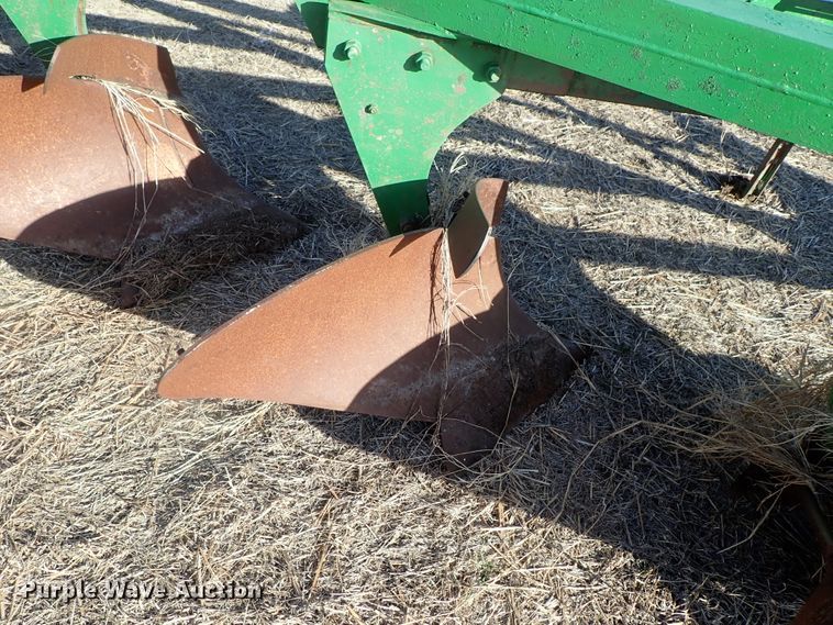image for item DC3377 John Deere six bottom plow