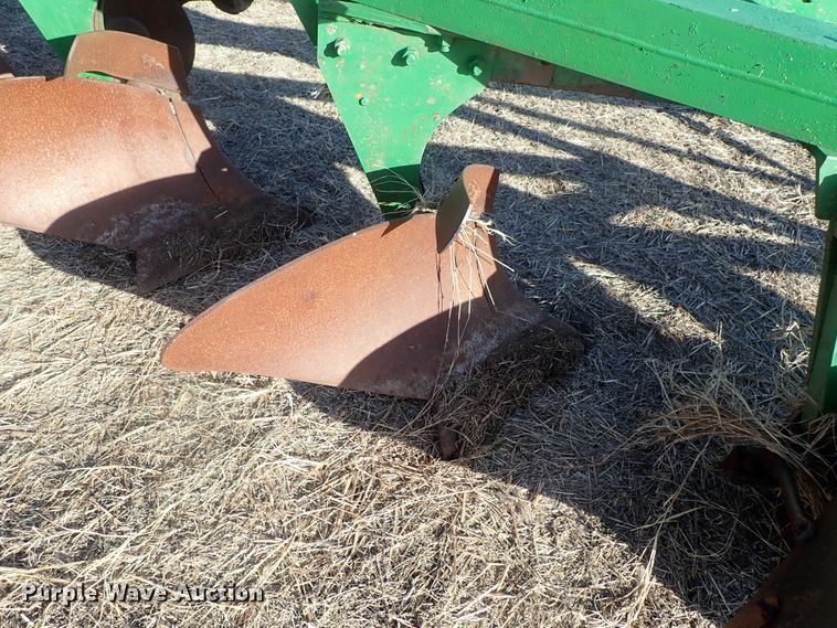 image for item DC3377 John Deere six bottom plow