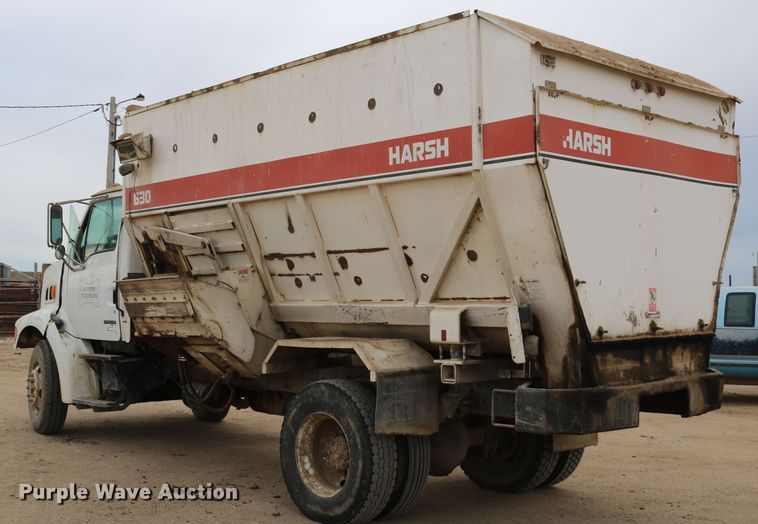 image for item DD6080 2001 Sterling feed mixer truck