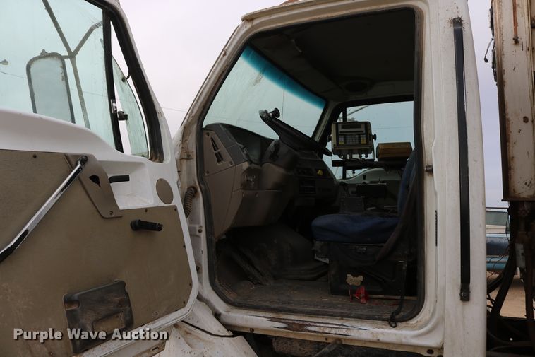 image for item DD6080 2001 Sterling feed mixer truck