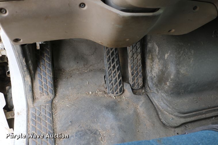 image for item DD6080 2001 Sterling feed mixer truck