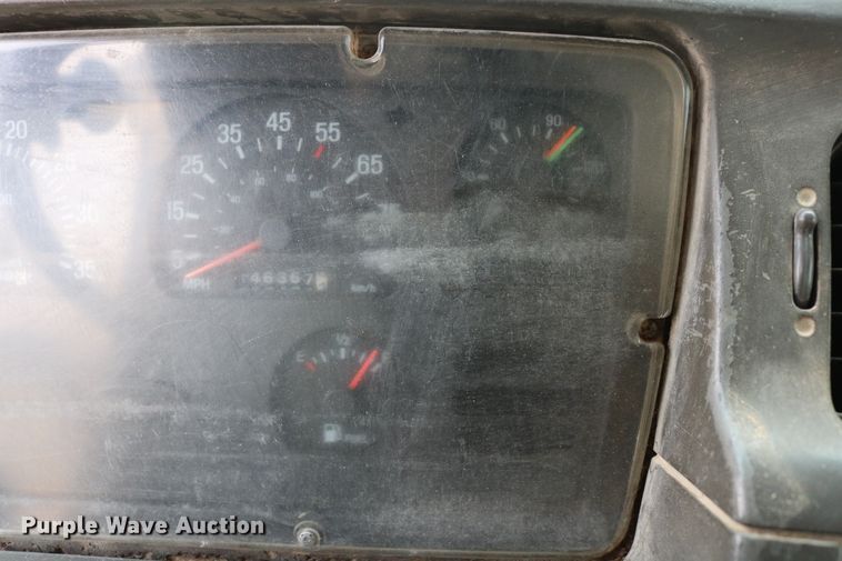 image for item DD6080 2001 Sterling feed mixer truck