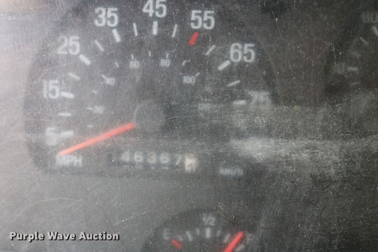 image for item DD6080 2001 Sterling feed mixer truck