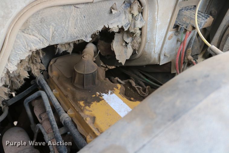 image for item DD6080 2001 Sterling feed mixer truck