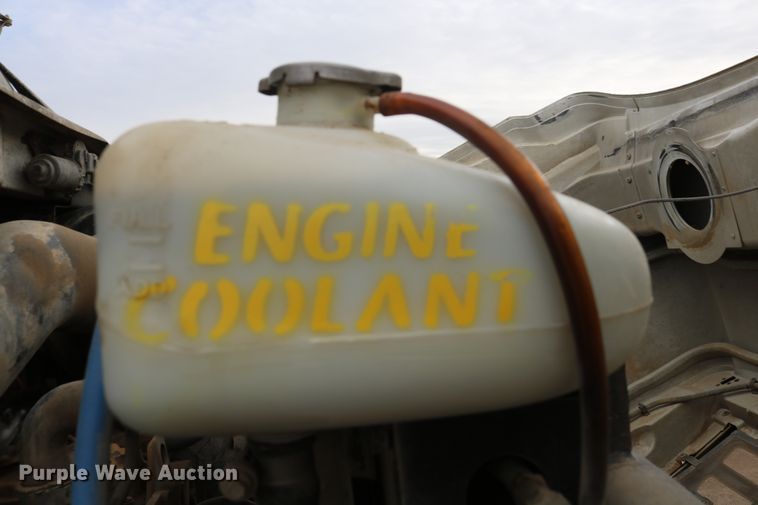 image for item DD6080 2001 Sterling feed mixer truck