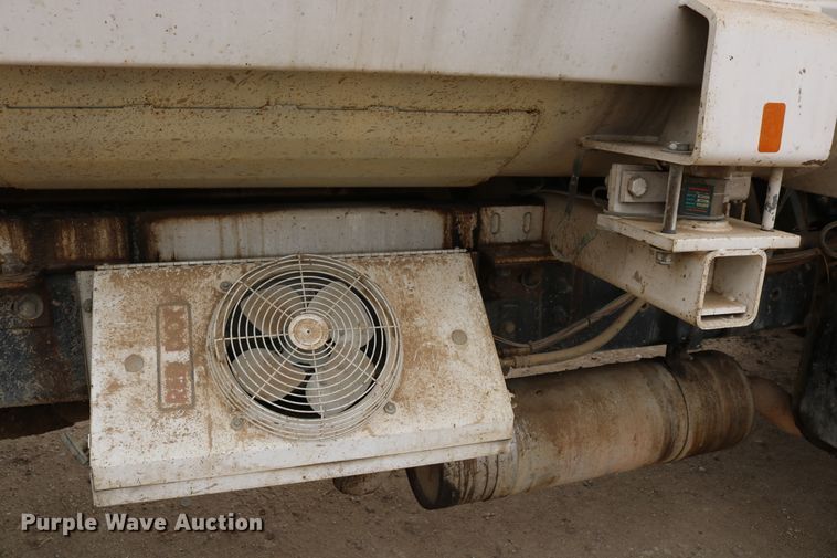 image for item DD6080 2001 Sterling feed mixer truck