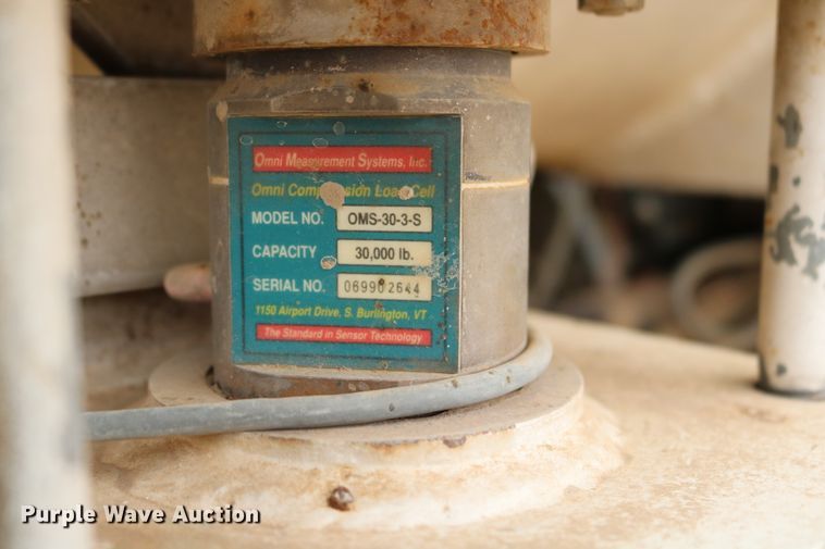 image for item DD6080 2001 Sterling feed mixer truck