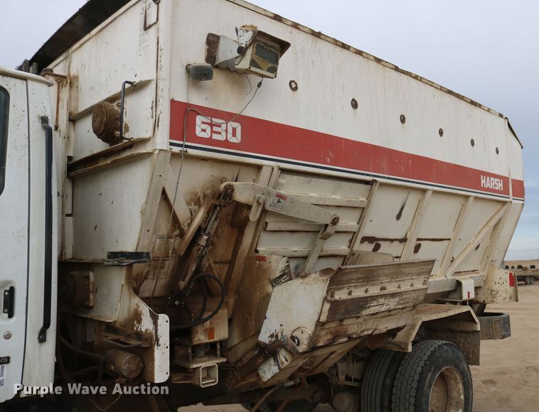 image for item DD6080 2001 Sterling feed mixer truck