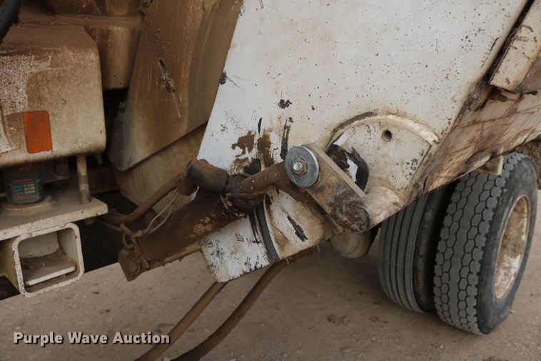 image for item DD6080 2001 Sterling feed mixer truck