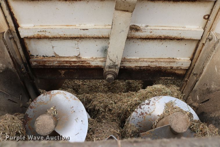 image for item DD6080 2001 Sterling feed mixer truck