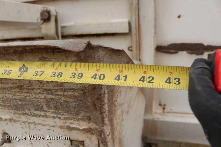 image for item DD6080 2001 Sterling feed mixer truck