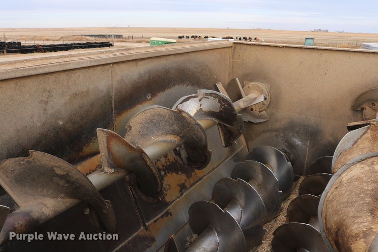 image for item DD6080 2001 Sterling feed mixer truck