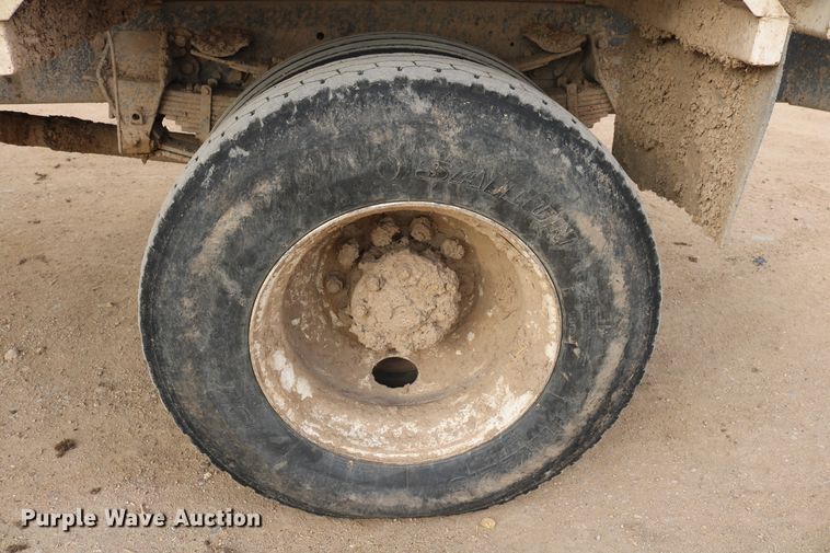 image for item DD6080 2001 Sterling feed mixer truck