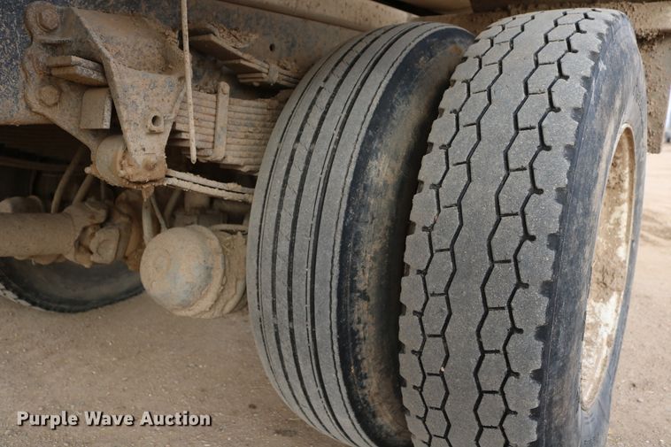 image for item DD6080 2001 Sterling feed mixer truck