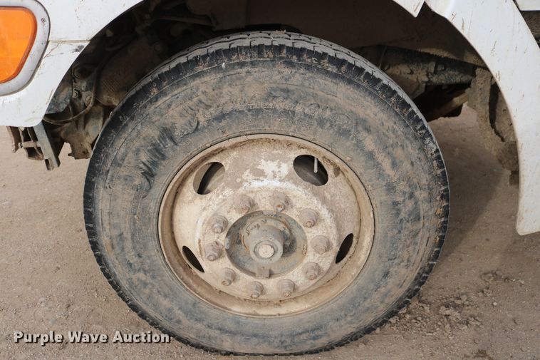 image for item DD6080 2001 Sterling feed mixer truck