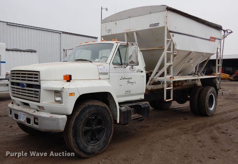 image for item DE4289 1988 Ford F600 fertilizer tender truck