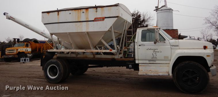 image for item DE4289 1988 Ford F600 fertilizer tender truck