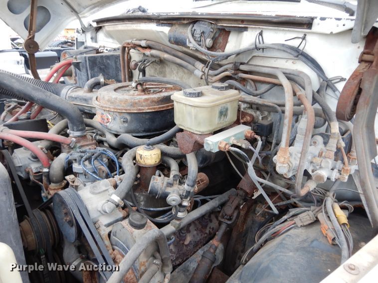 image for item DE4289 1988 Ford F600 fertilizer tender truck