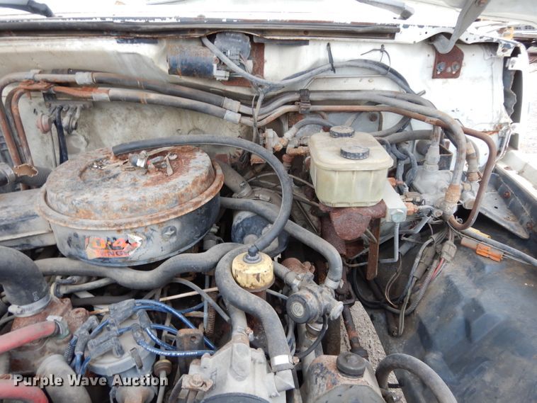 image for item DE4289 1988 Ford F600 fertilizer tender truck