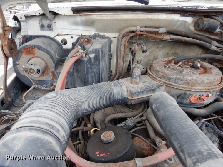 image for item DE4289 1988 Ford F600 fertilizer tender truck