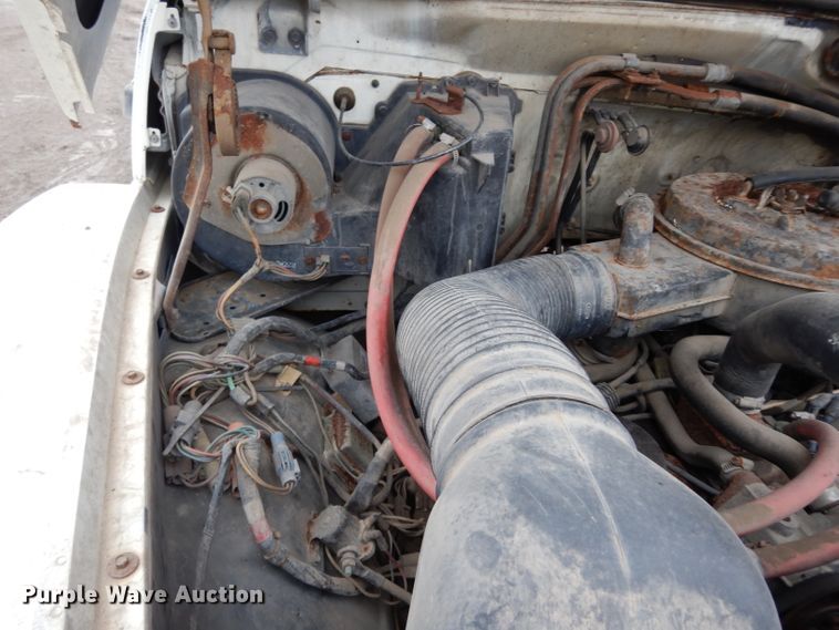 image for item DE4289 1988 Ford F600 fertilizer tender truck