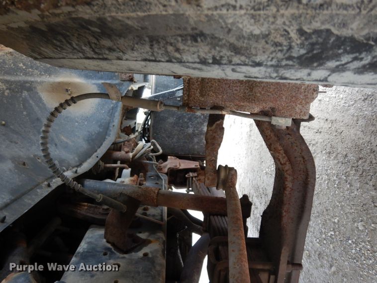 image for item DE4289 1988 Ford F600 fertilizer tender truck