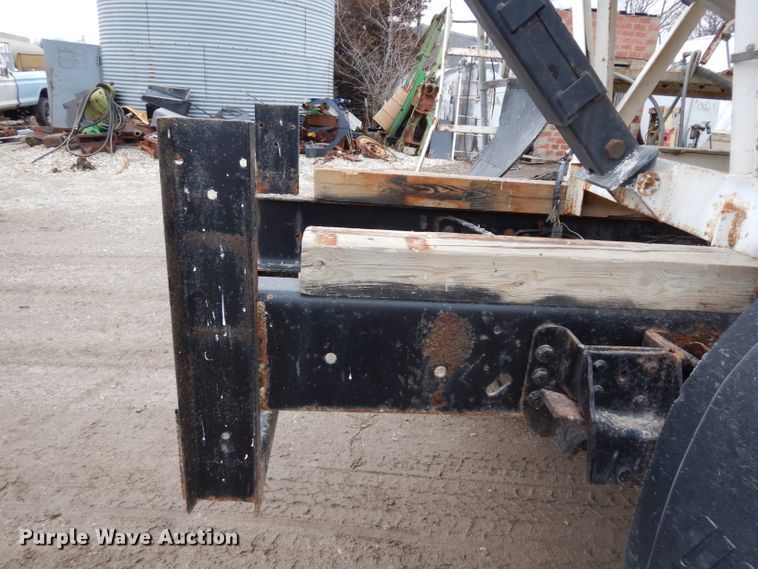 image for item DE4289 1988 Ford F600 fertilizer tender truck