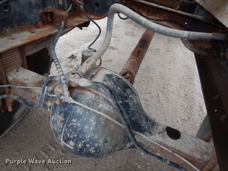 image for item DE4289 1988 Ford F600 fertilizer tender truck