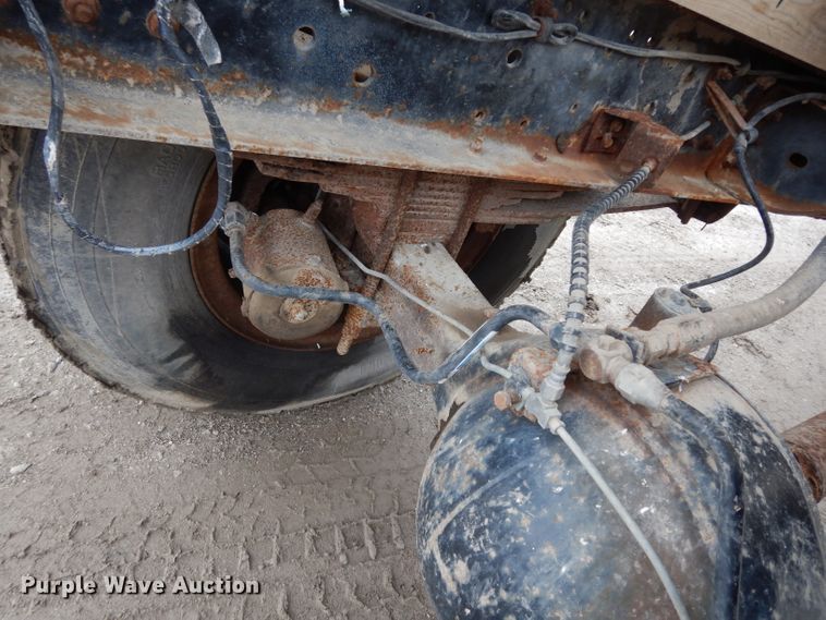 image for item DE4289 1988 Ford F600 fertilizer tender truck