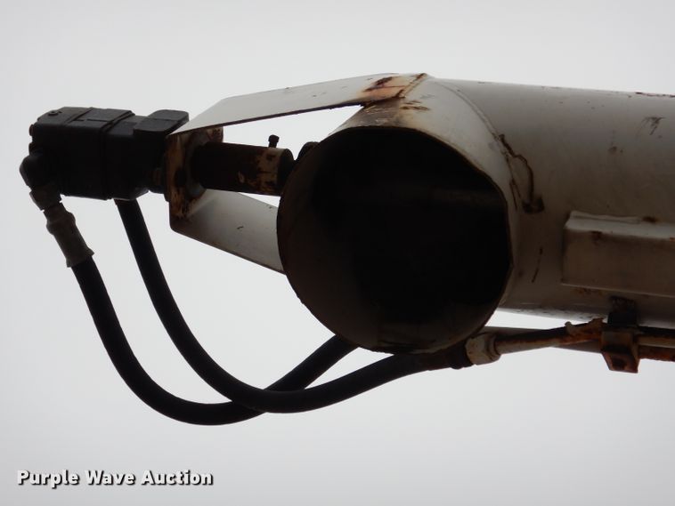 image for item DE4289 1988 Ford F600 fertilizer tender truck