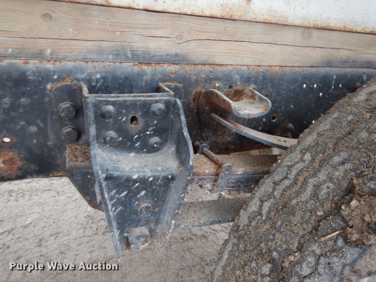 image for item DE4289 1988 Ford F600 fertilizer tender truck