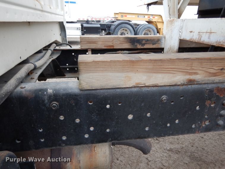 image for item DE4289 1988 Ford F600 fertilizer tender truck