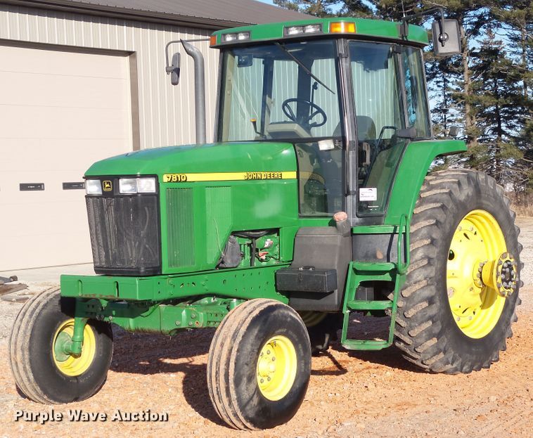 image for item DF0823 1998 John Deere 7810 tractor