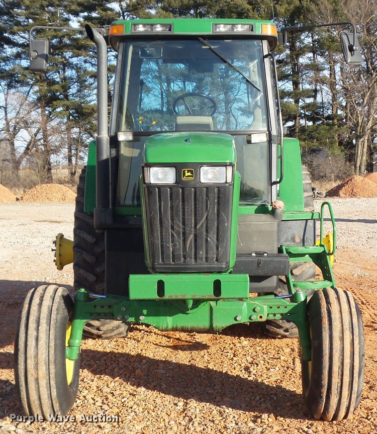 image for item DF0823 1998 John Deere 7810 tractor