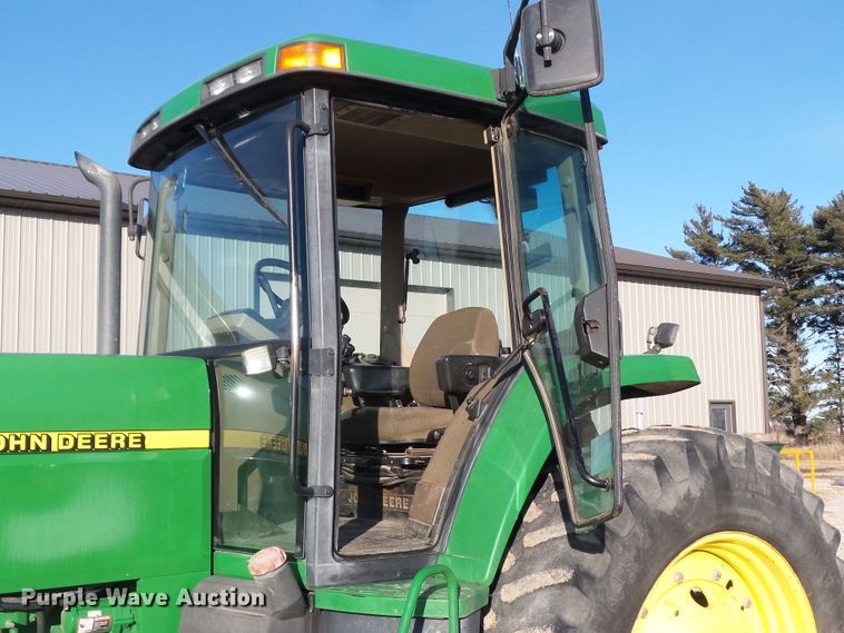 image for item DF0823 1998 John Deere 7810 tractor