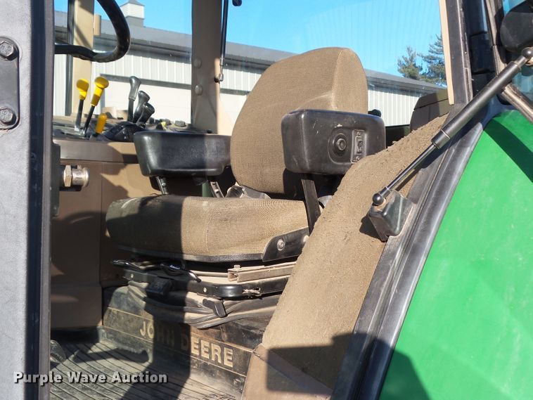 image for item DF0823 1998 John Deere 7810 tractor