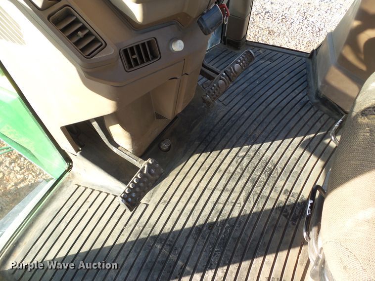 image for item DF0823 1998 John Deere 7810 tractor