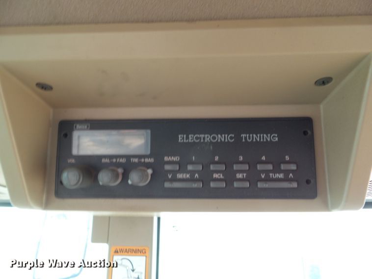 image for item DF0823 1998 John Deere 7810 tractor