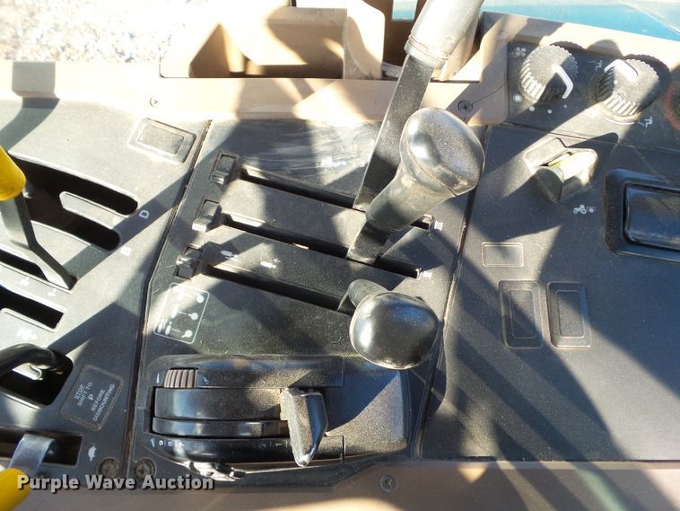 image for item DF0823 1998 John Deere 7810 tractor