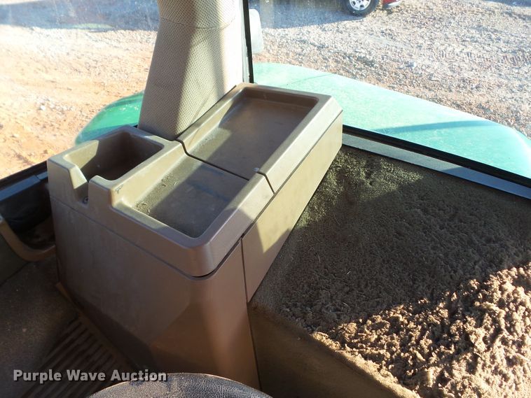 image for item DF0823 1998 John Deere 7810 tractor