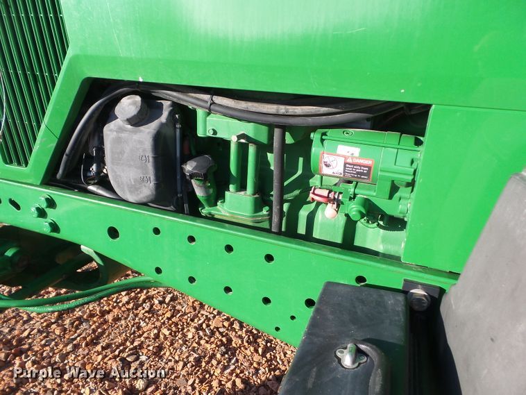 image for item DF0823 1998 John Deere 7810 tractor