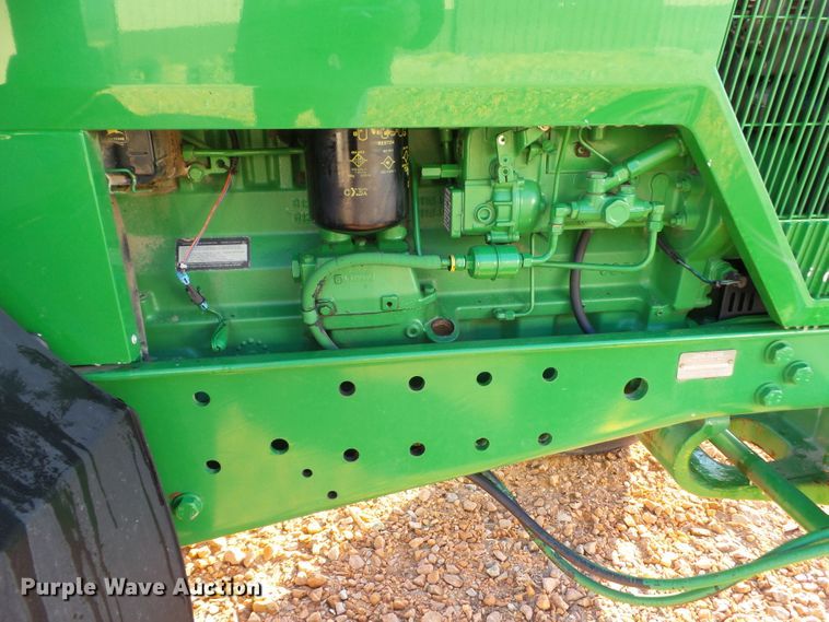 image for item DF0823 1998 John Deere 7810 tractor