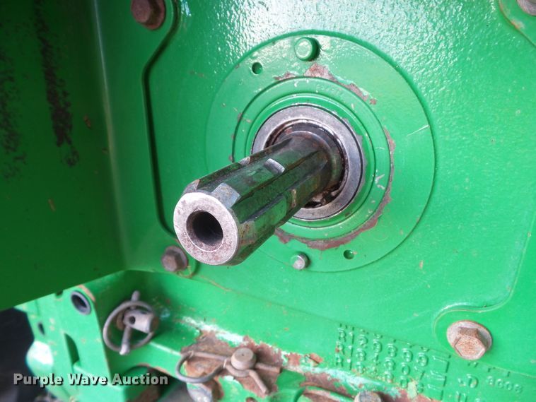 image for item DF0823 1998 John Deere 7810 tractor