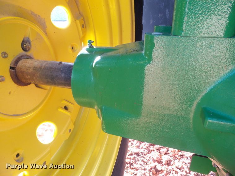 image for item DF0823 1998 John Deere 7810 tractor